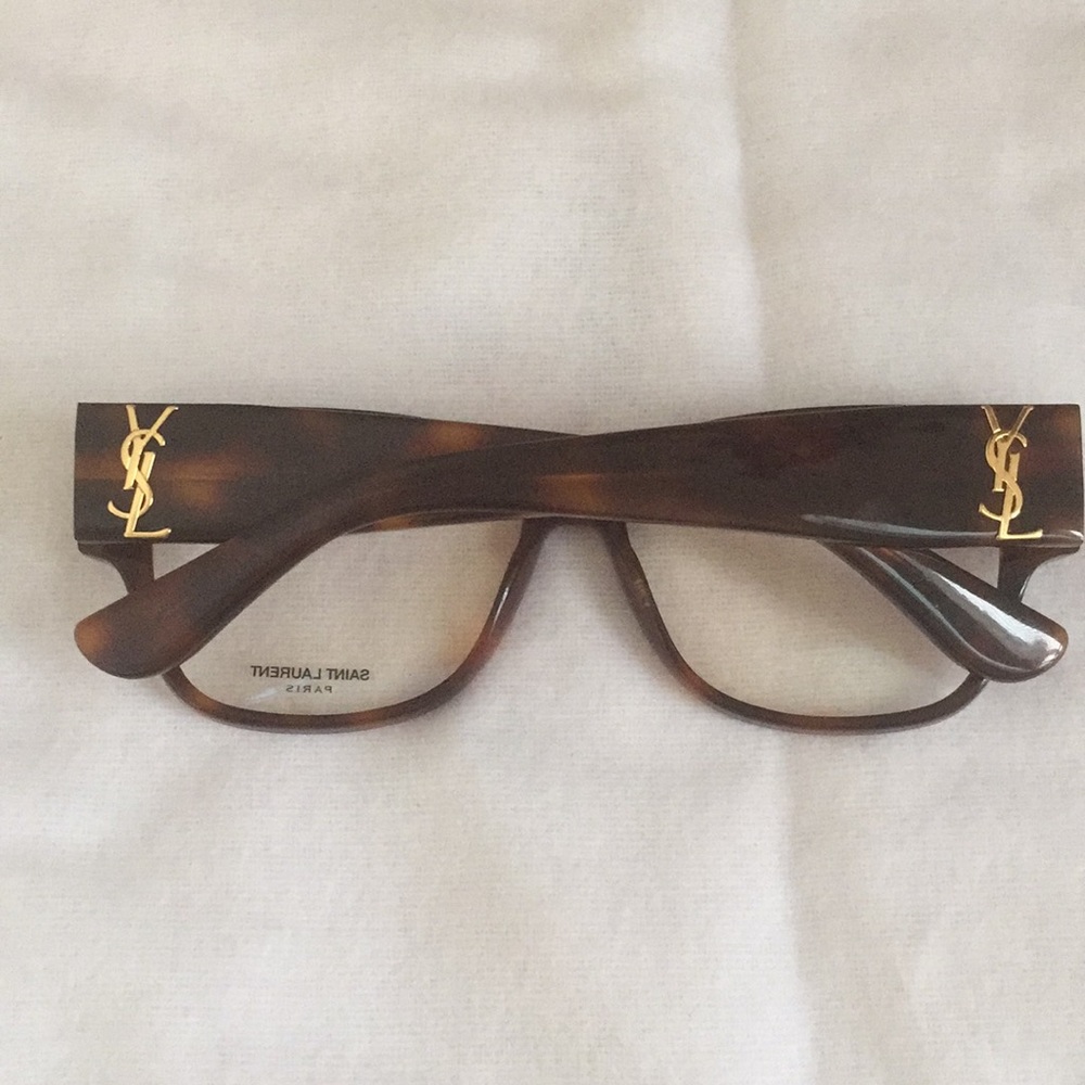 YSL sunglasses 🔥🔥 - Picture 2 of 6
